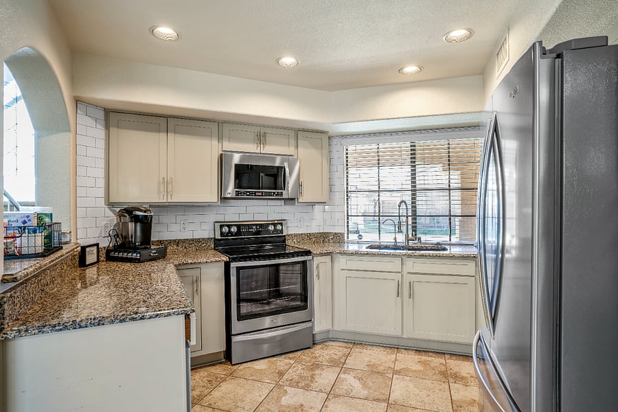 Full Kitchen