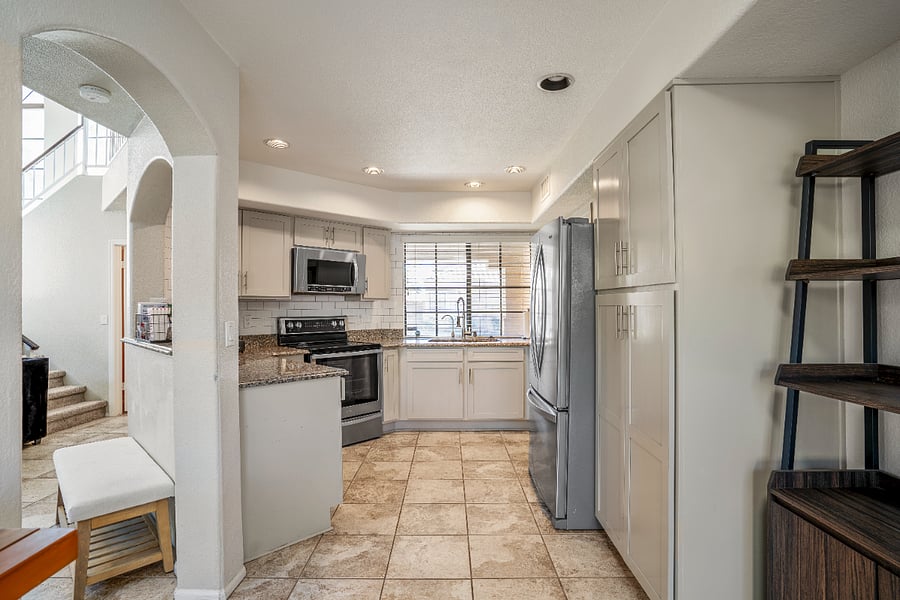 Full Kitchen