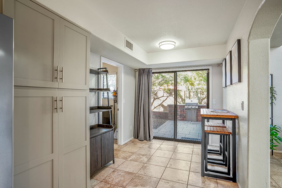 Full Kitchen