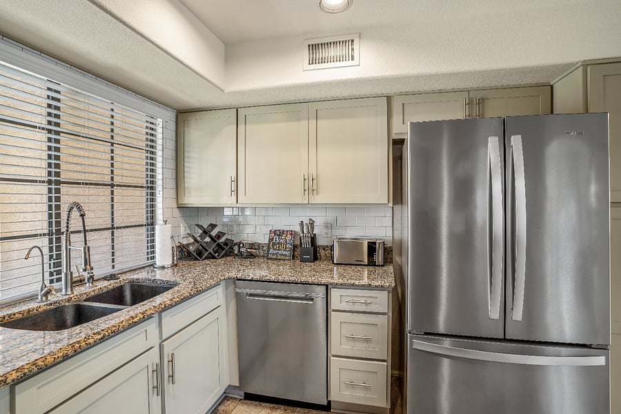 Full Kitchen
