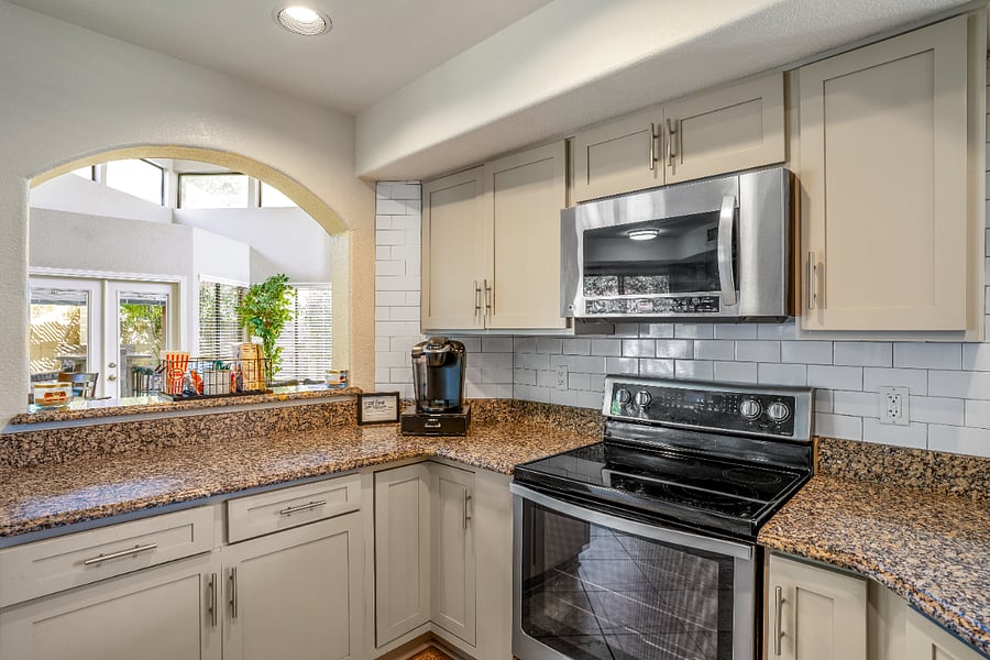 Full Kitchen