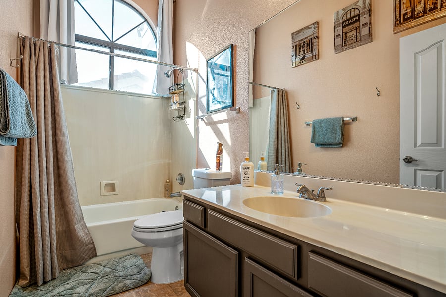 Full Bath 2