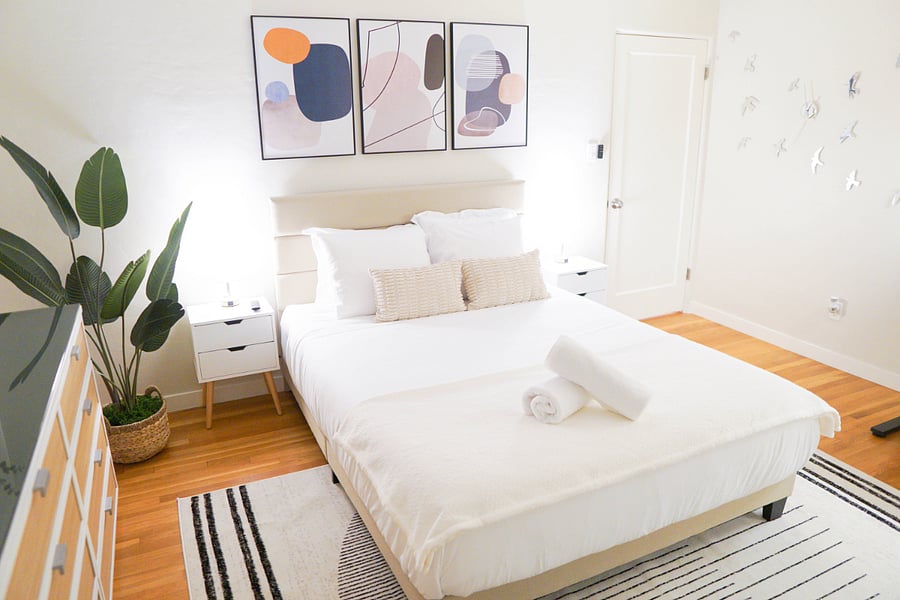 Primary bedroom with a cool-gel ventilated memory foam mattress, Queen size bed