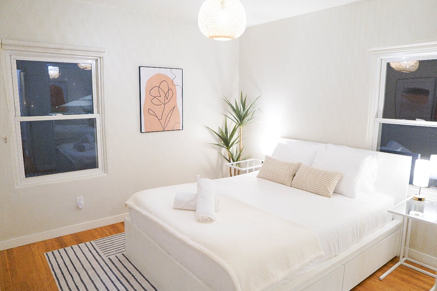 Second bedroom with a cool-gel ventilated memory foam mattress, Queen size bed