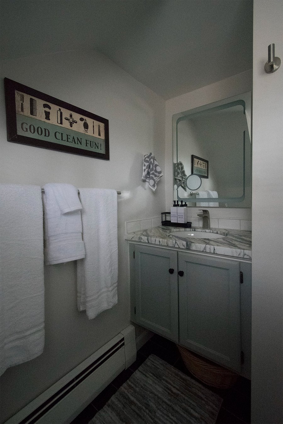 Bathroom sink