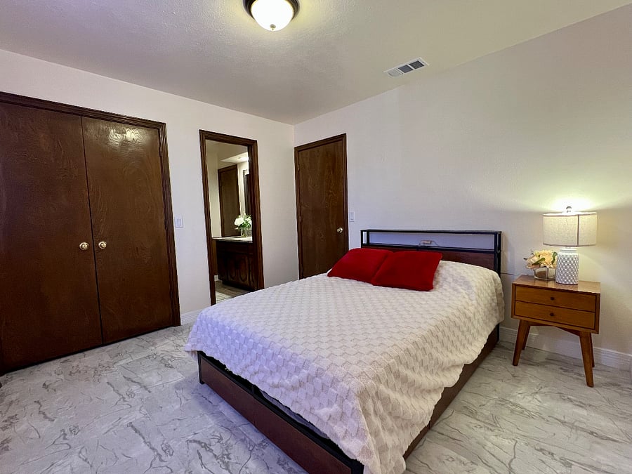 Furnished Finder property 824980_1 photo 11