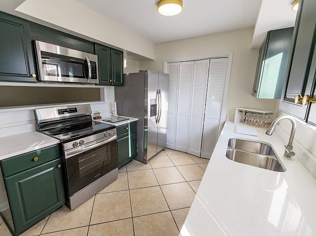Furnished Finder property 825021_1 photo 8