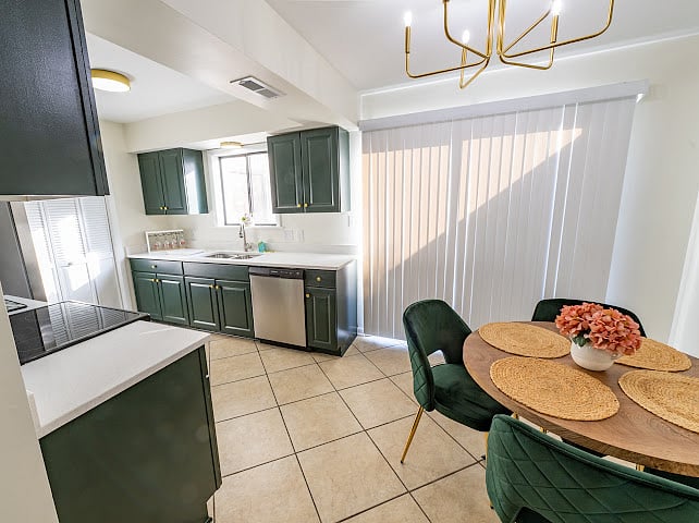 Furnished Finder property 825021_1 photo 7