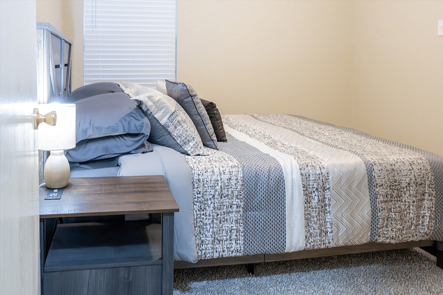 Queen Bedroom Has 2000 Thread Count Luxury Bamboo Sheets