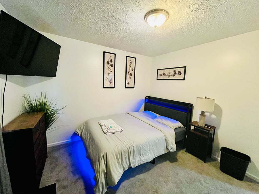 1st Guest Room