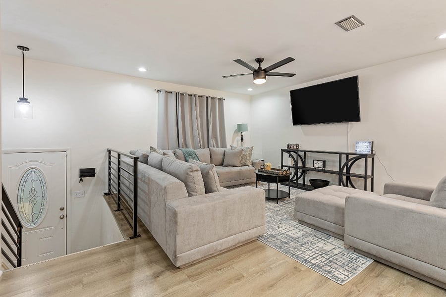 Furnished Finder property 825108_1 photo 3