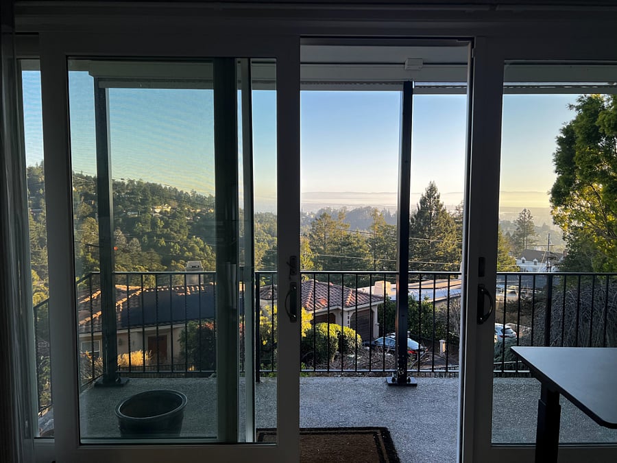 Sliding doors (entrance)