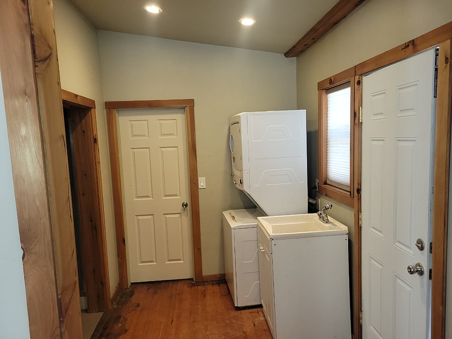 Laundry and utility sink
