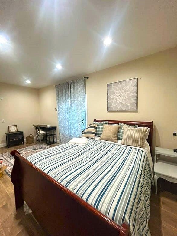 Furnished Finder property 825423_2 photo 1