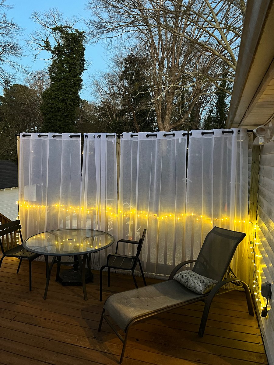 Outdoor living space for relaxing, stargazing, morning coffee or and smoke breaks 