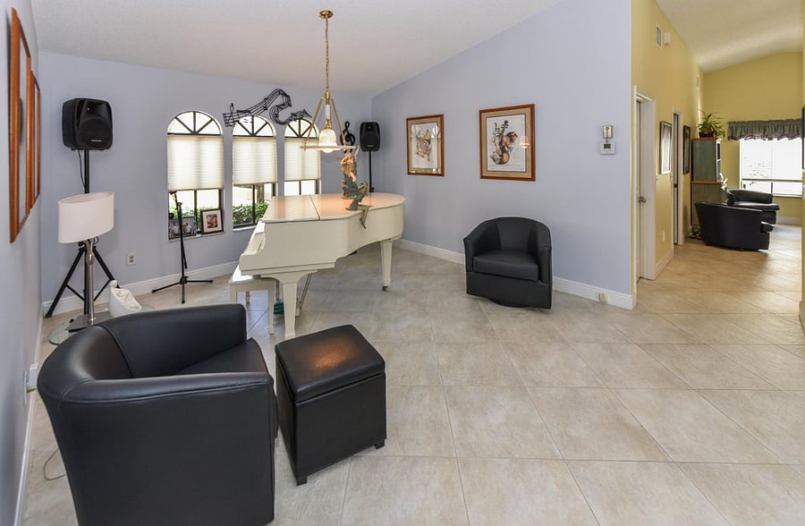 Furnished Finder property 825479_1 photo 22