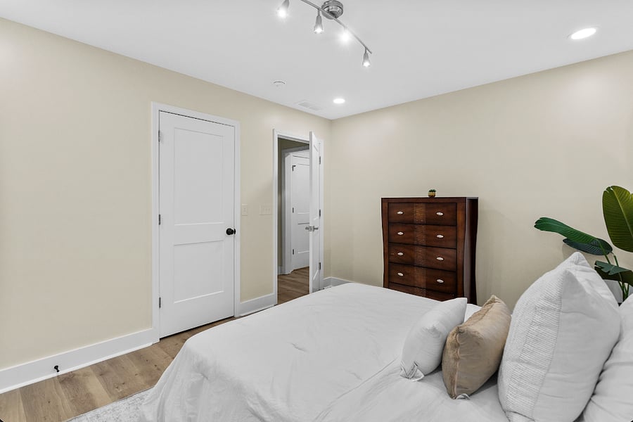 Furnished Finder property 825532_1 photo 37