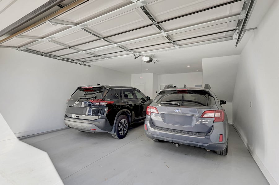 Plenty of space for 2 cars