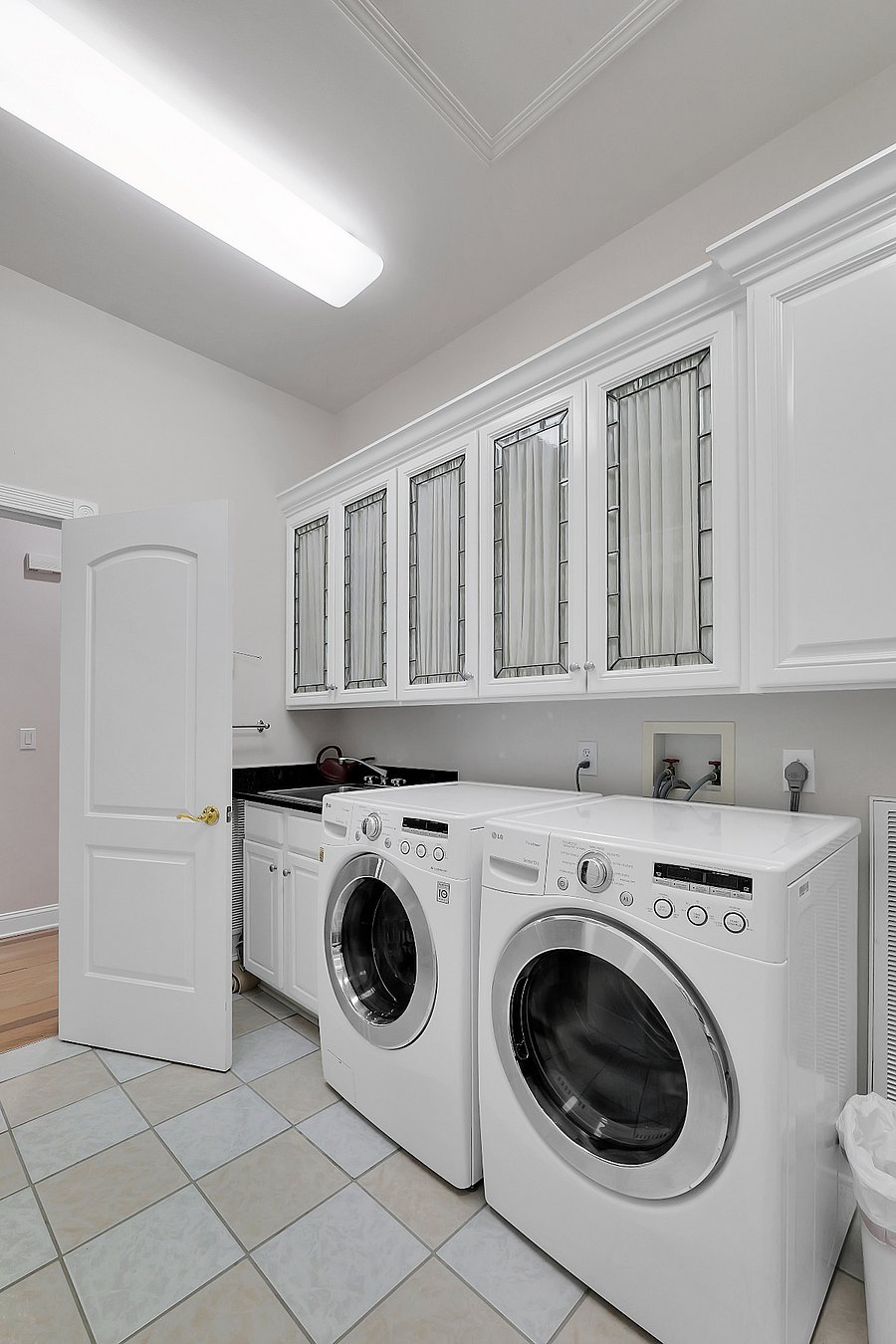 Furnished Finder property 825629_1 photo 27
