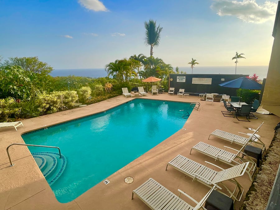 Pool & ocean view. Mango farm and jungle on adjacent property makes it very quiet.