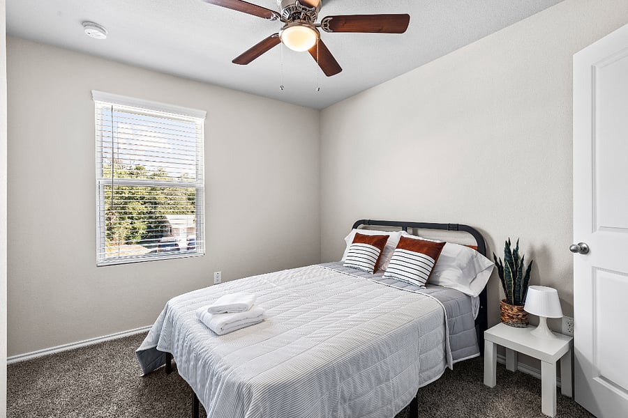 Furnished Finder property 825683_1 photo 4