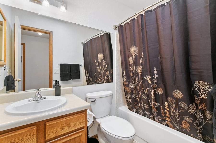 Upstairs Hall Bathroom