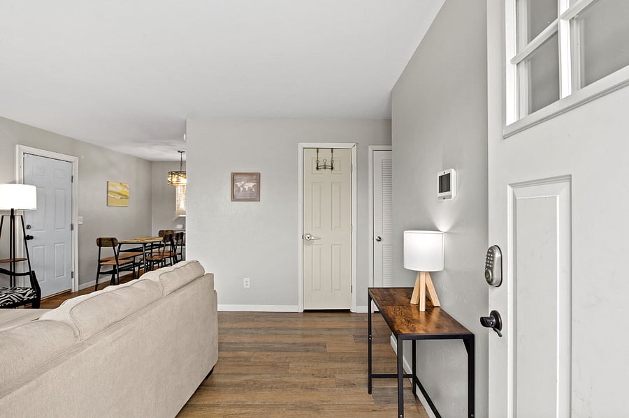 Furnished Finder property 825810_1 photo 9