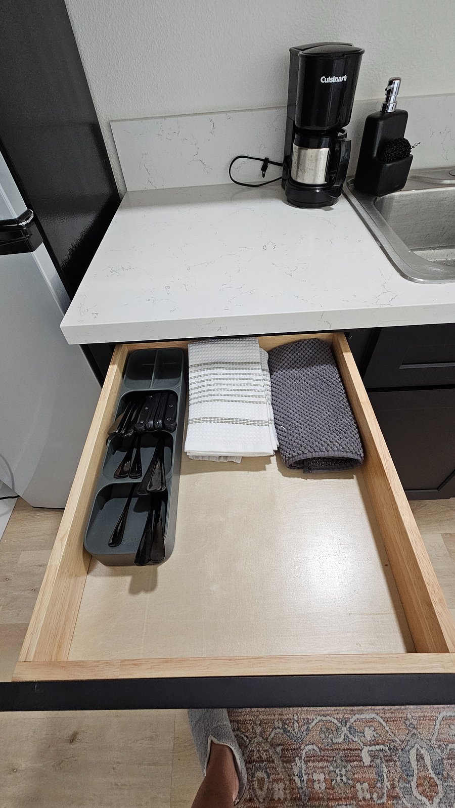 Fully equipped kitchenette with all the basics!