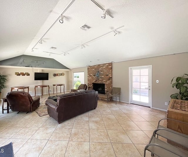 Furnished Finder property 825993_1 photo 25
