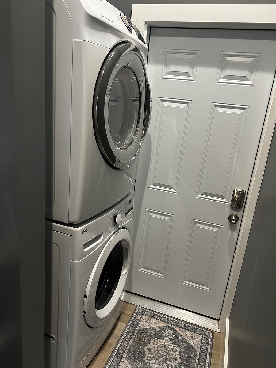 Stackable washer/dryer