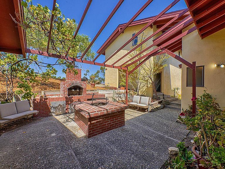 Furnished Finder property 826110_1 photo 21