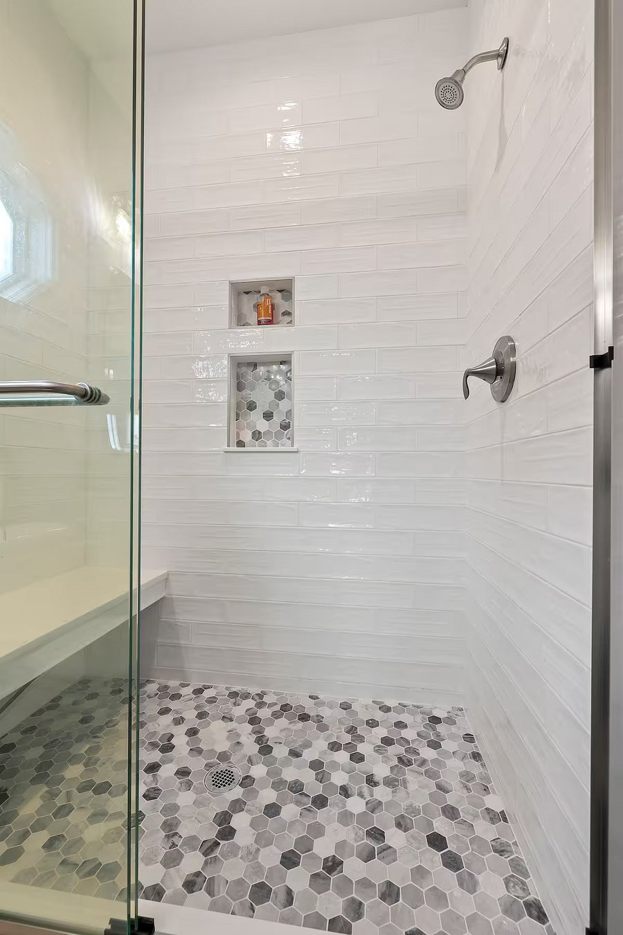 Full bathroom #1