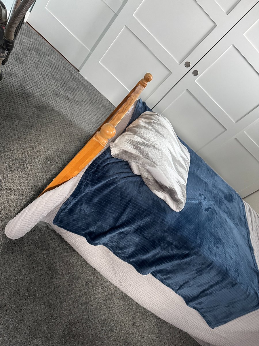 Bedroom with full-size Closet with storage above
Closet 