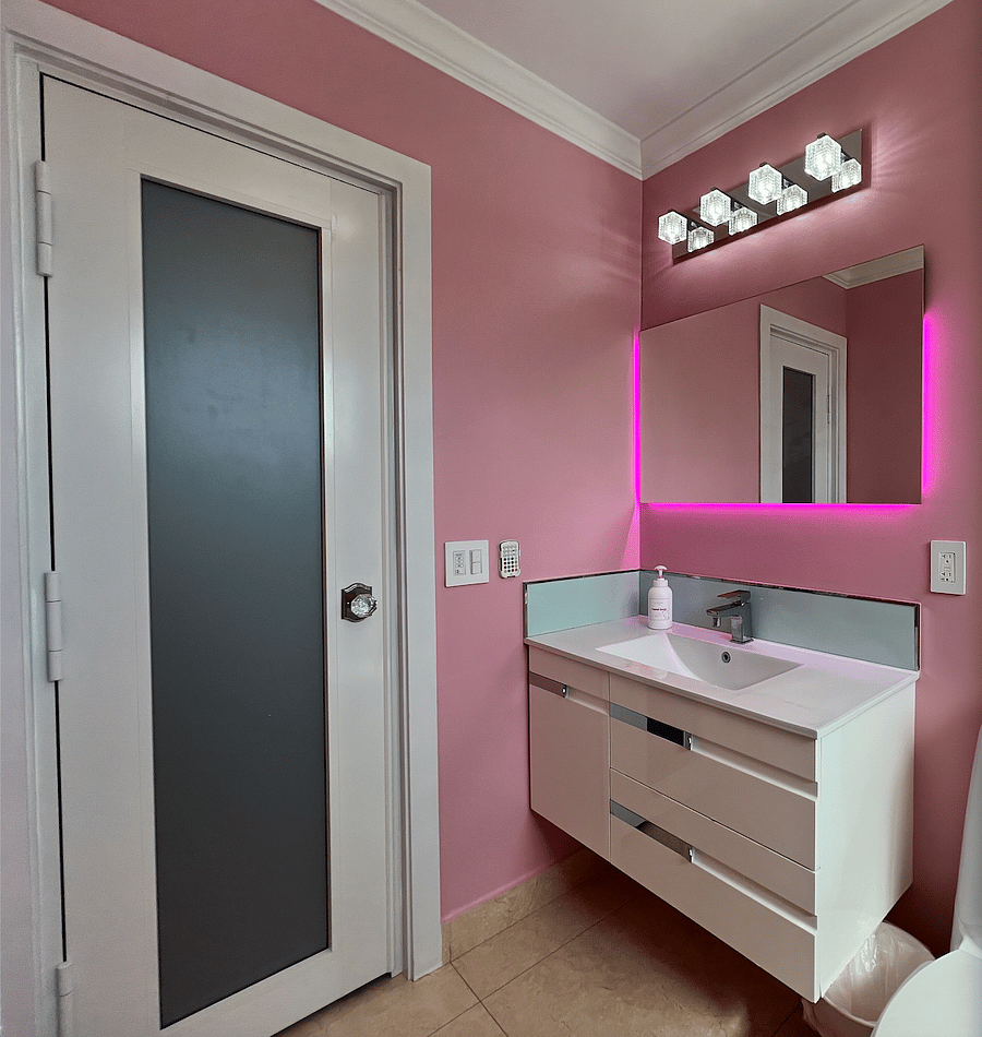 BATHROOM 2