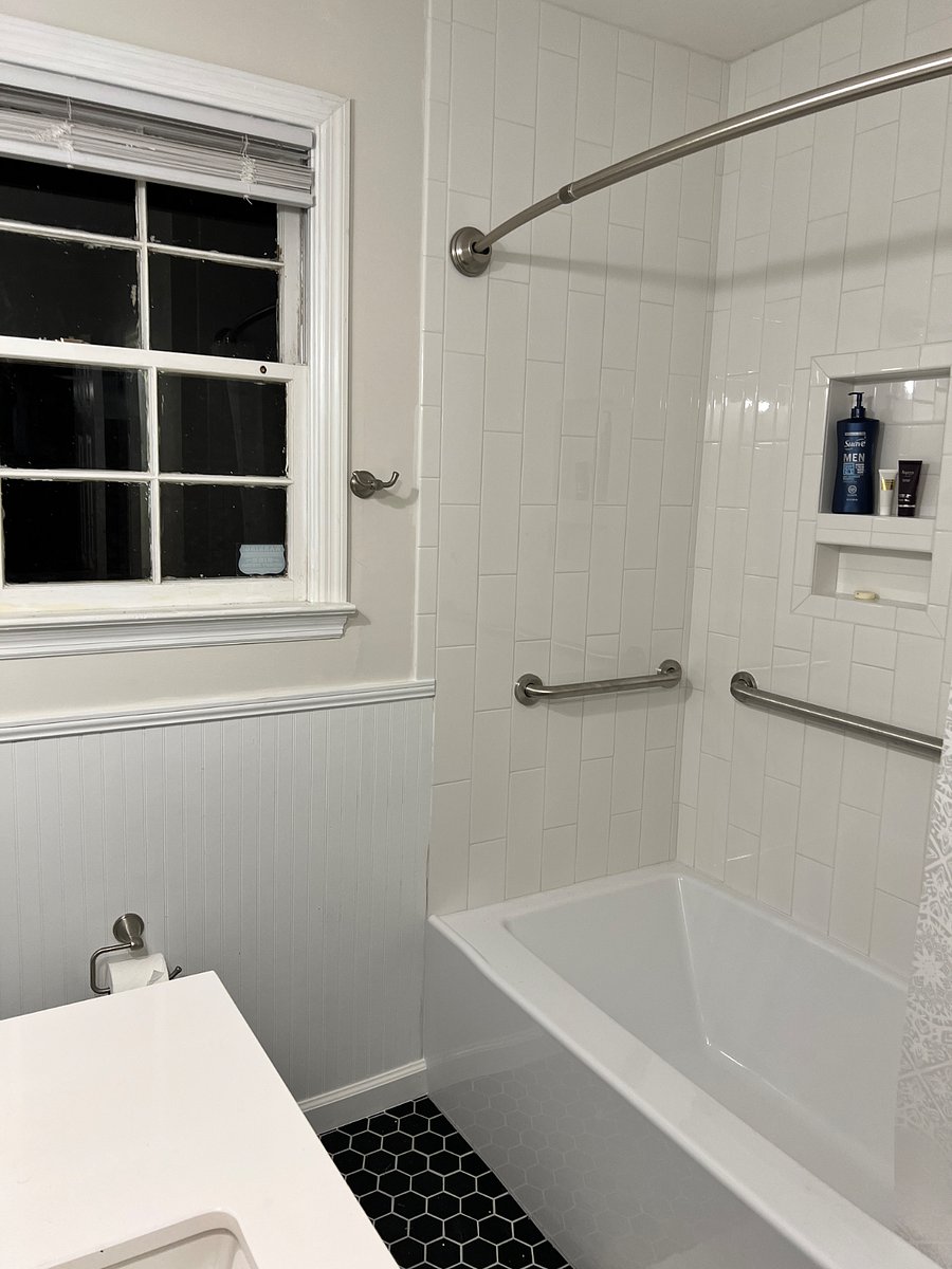 Guest shower