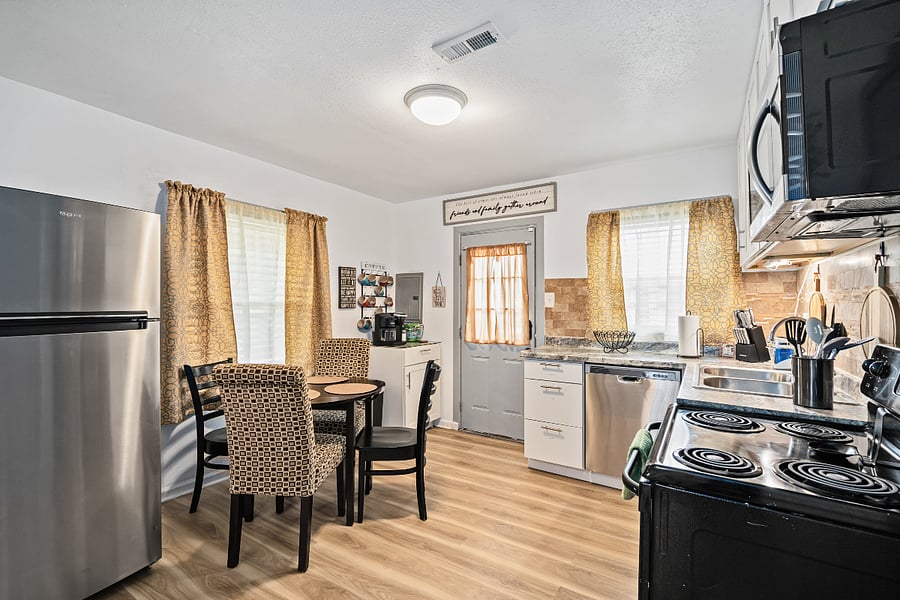 Furnished Finder property 826515_1 photo 4