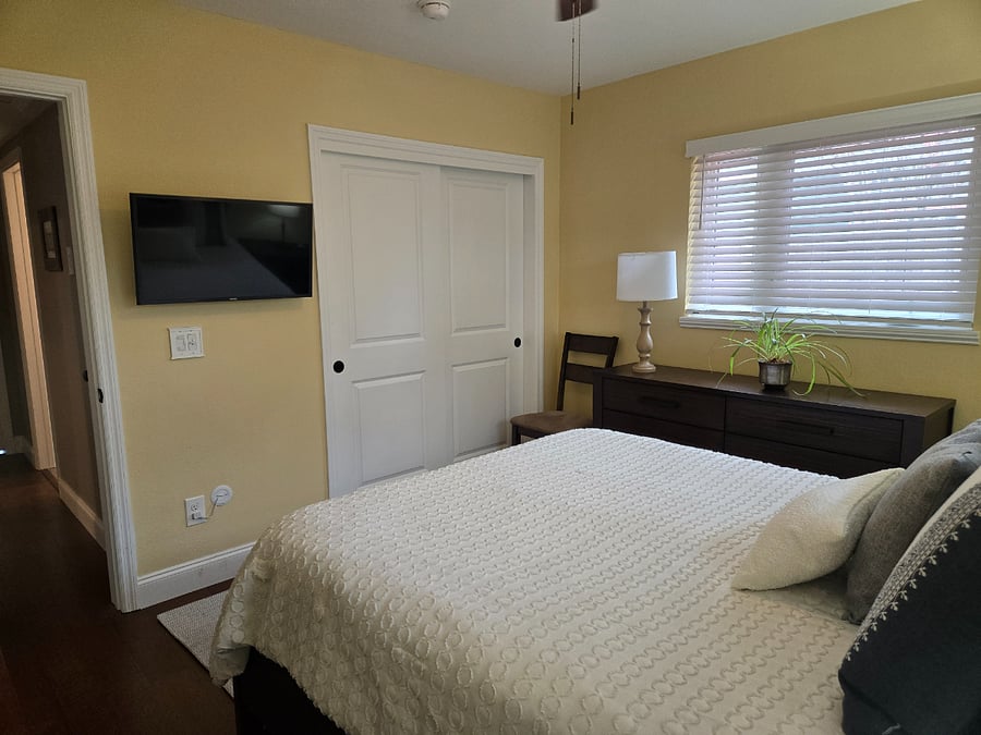 2nd Bedroom with large closet