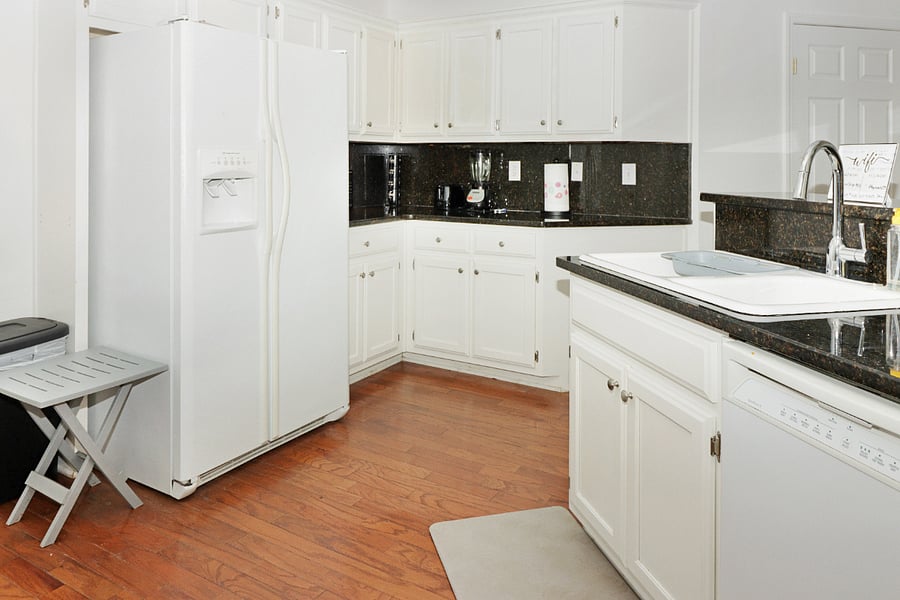 Fully equipped kitchen with modern appliances, generous counter space, and everything you need to cook and entertain.

Walkthrough:
https://www.tiktok.com/@sereneproperties.com/video/7631679232984321301?is_from_webapp=1&sender_device=pc&web_id=7594631247868134943