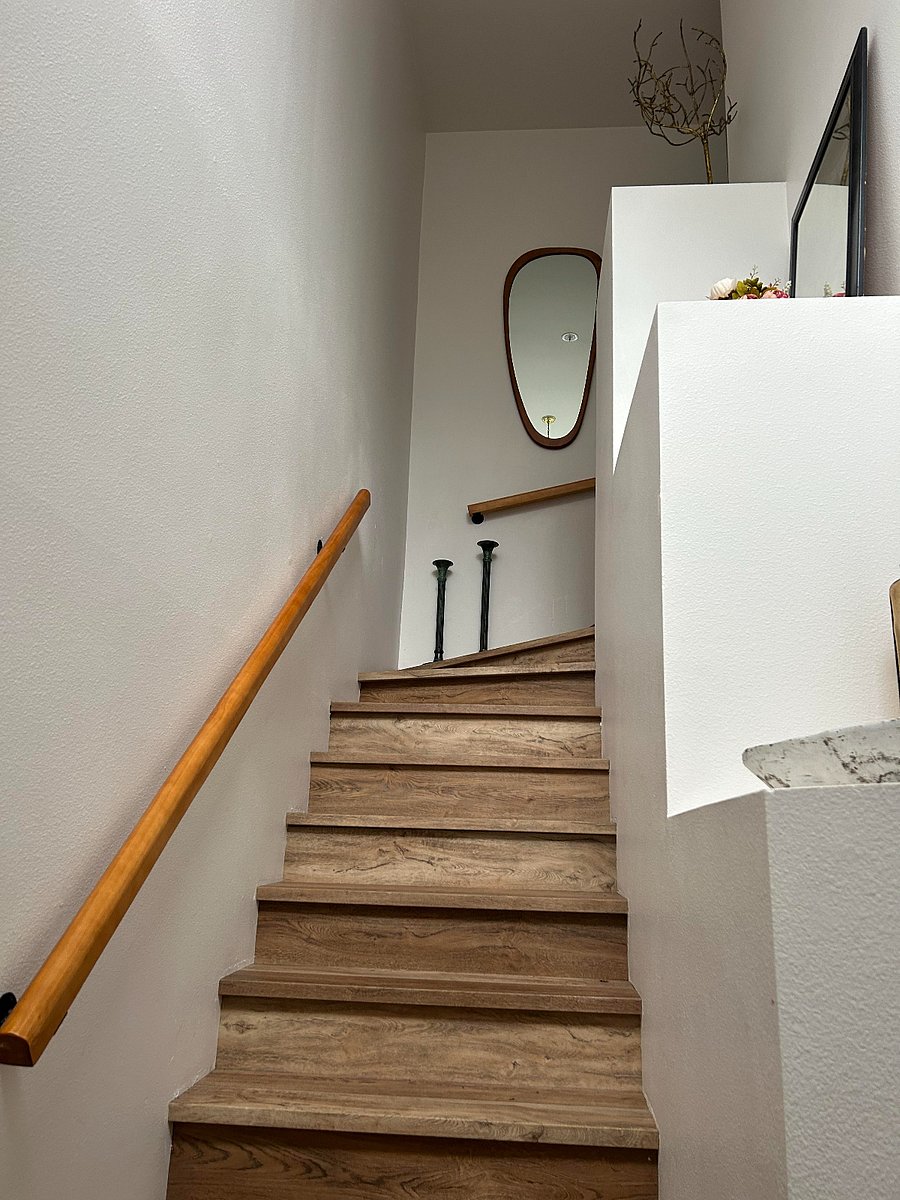 Entryway: Staircase to lead you up to the Treehouse Condo