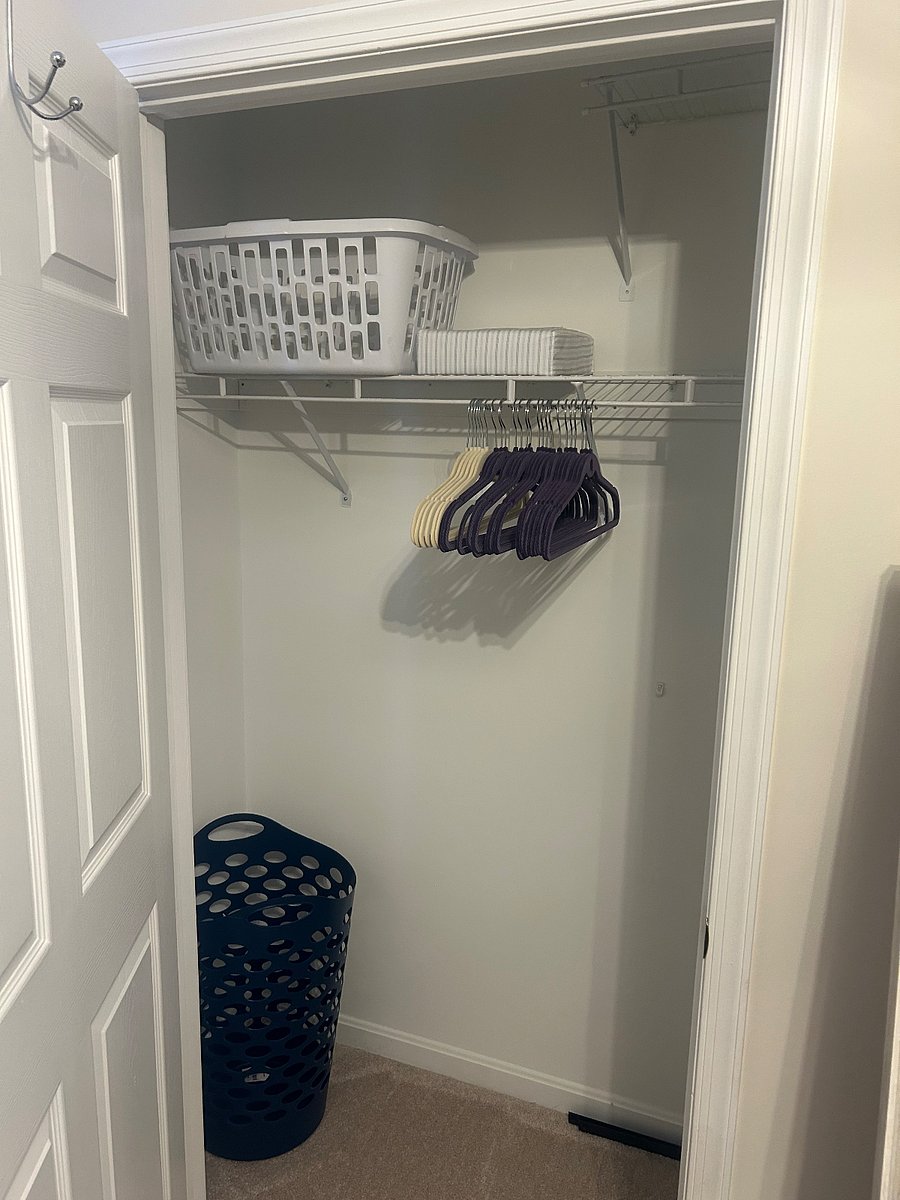 Bedroom B Closet