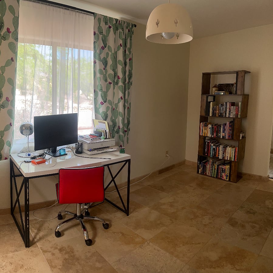 Front office with extra screen and printer. Full bookshelf for your enjoyment