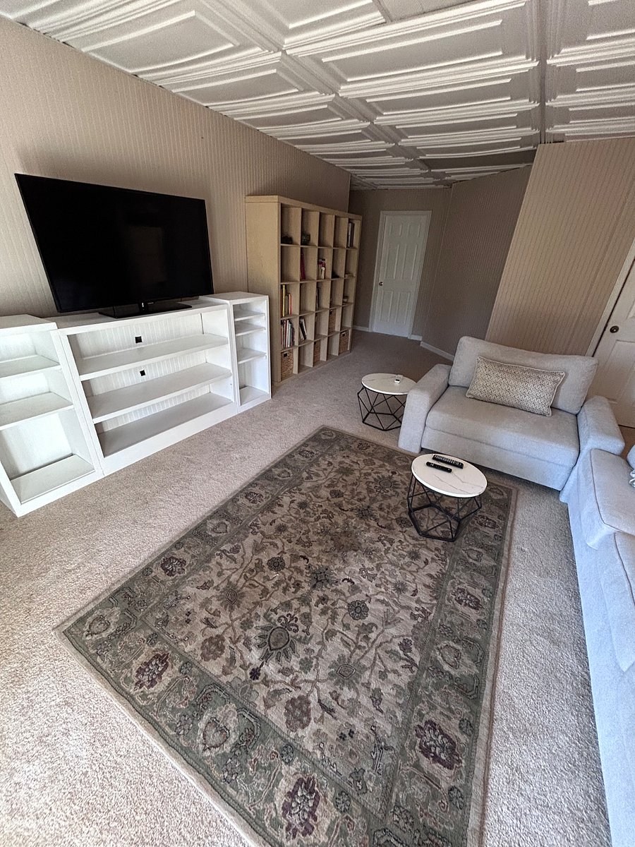 Beautiful New Walkout Ground Floor Apartment in a Peaceful Setting