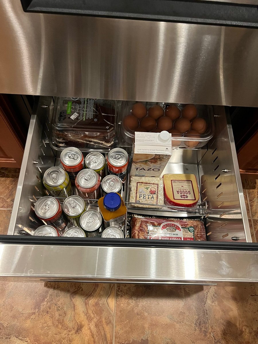 Fridge compartment