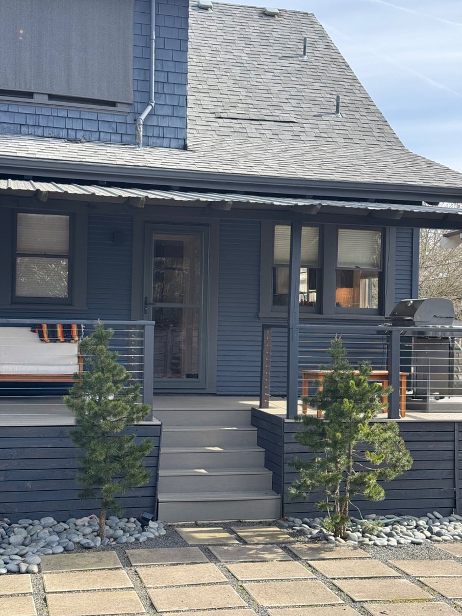 Covered back deck to back door with keyless entry