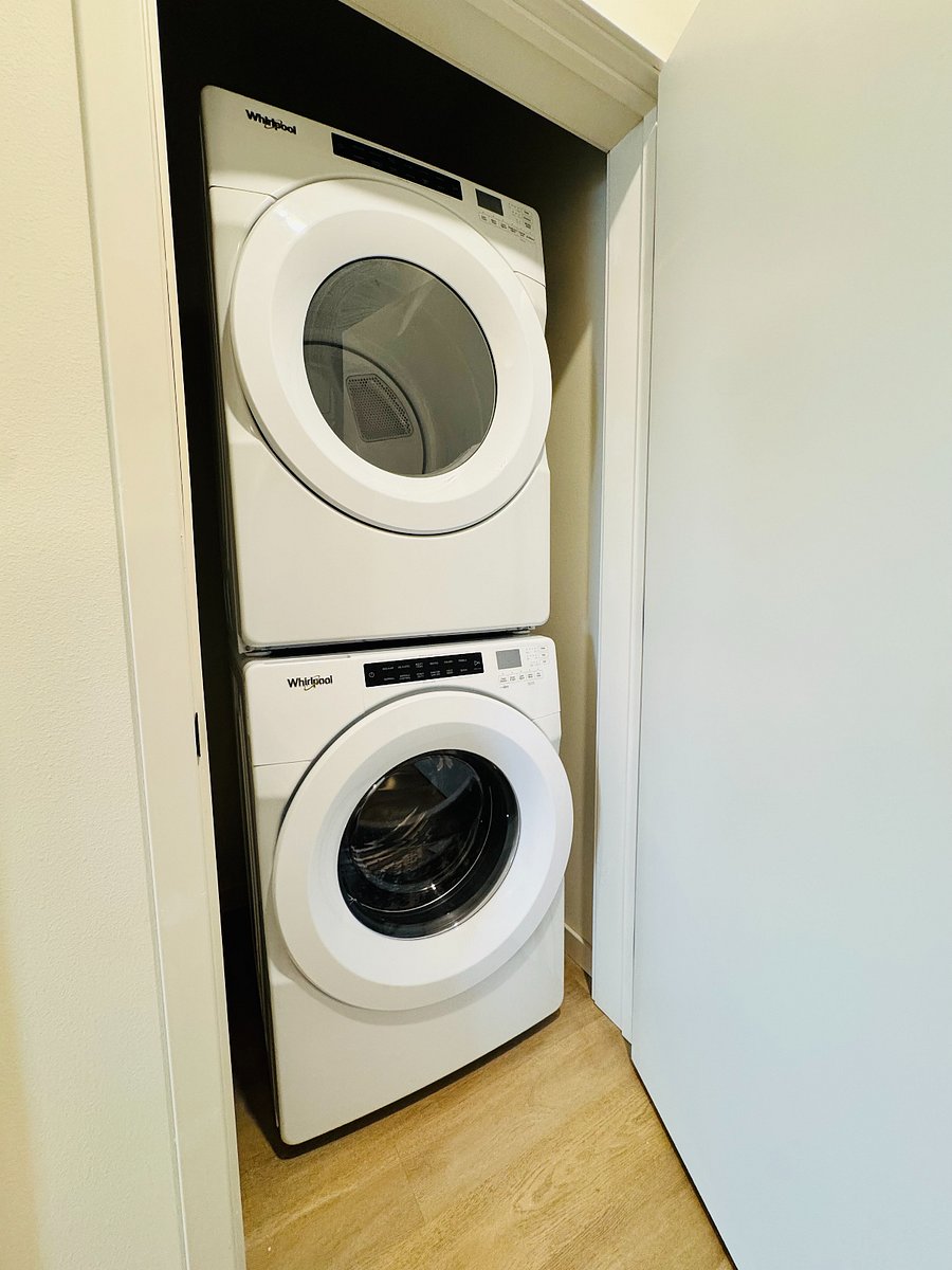 In-unit washer/dryer