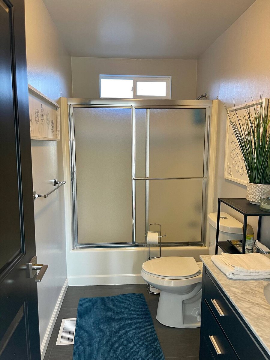 Downstairs Full Size Bath