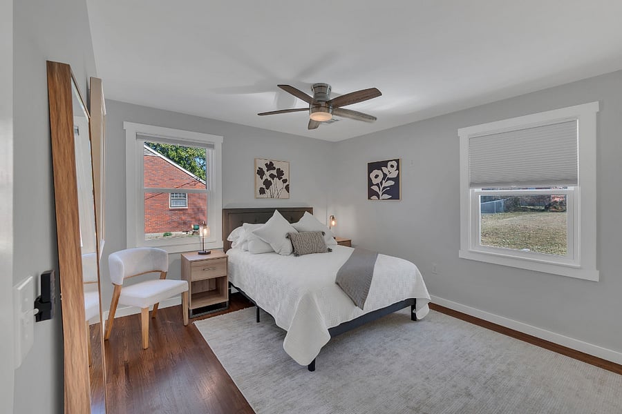 Bright primary bedroom w/blackout shades