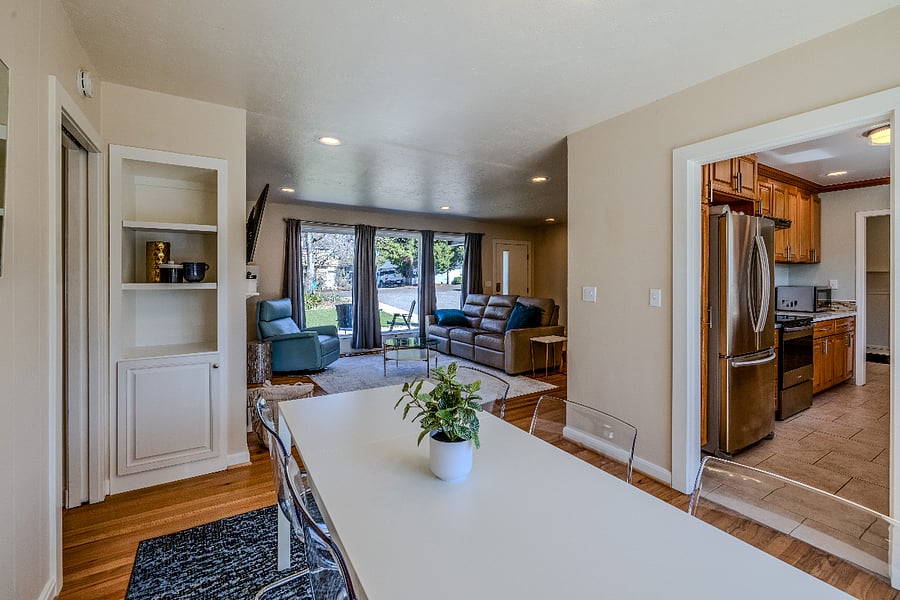 Dining into living and kitchen