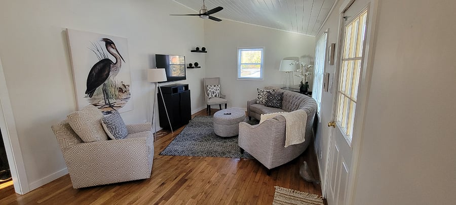 Unit 1: 2/1 Ranch home