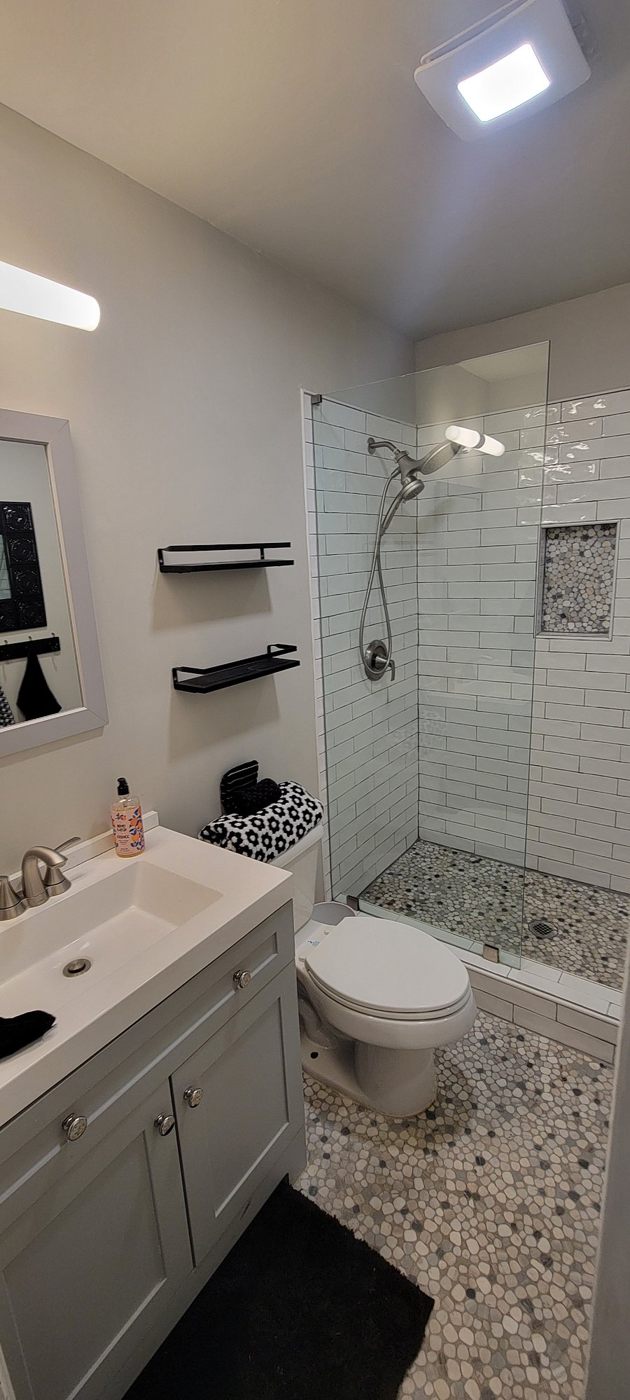 Unit 1: 2/1 Ranch home